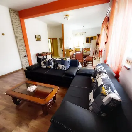 House Oliva, Sveti Kirin * Svetvincenat