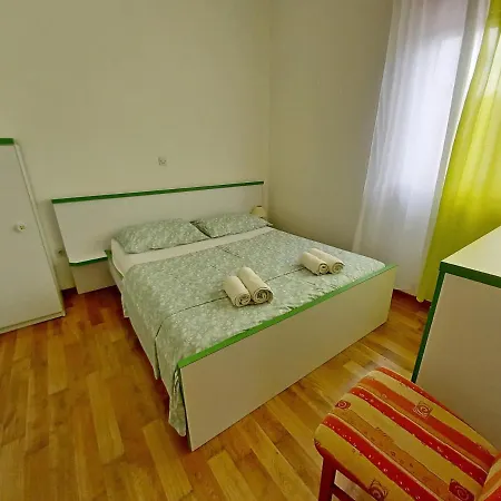 House Oliva, Sveti Kirin *